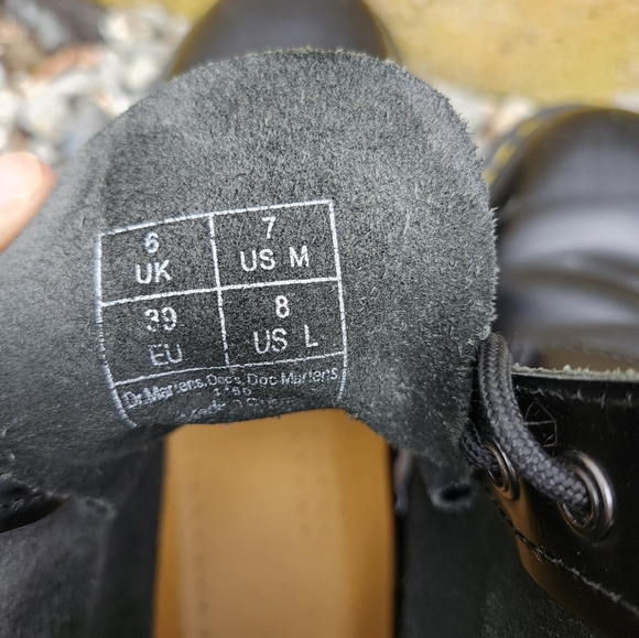 Dr Martens 8 hole Women's Size 8 - Picture 7 of 7